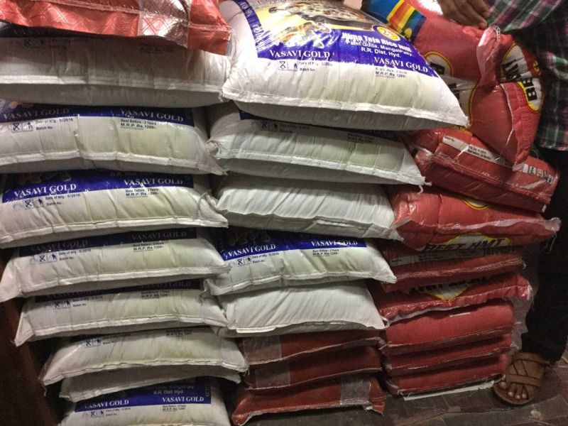 Rice seized in Nagpur due to no print | दर प्रिंट नसल्याने नागपुरात  १.६६ लाखांचे तांदूळ जप्त