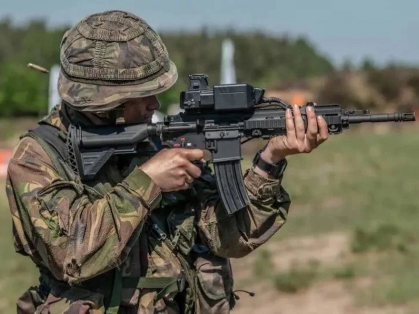 america test a new electronic rifle which works on the traces of the target | अमेरिकेकडून इलेक्ट्रॉनिक रायफलचं यशस्वी परीक्षण; लक्ष्याची खात्री पटवून करणार नेस्तनाबूत
