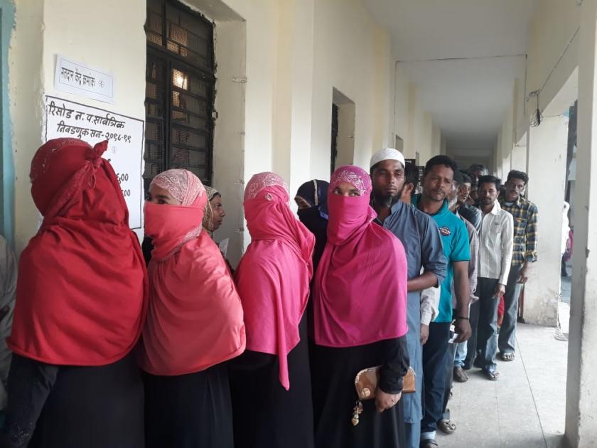 Risod Municipal Council elections; In four hours, 21 percent voting | रिसोड नगर परिषद निवडणुक; चार तासांत २१ टक्के मतदान  