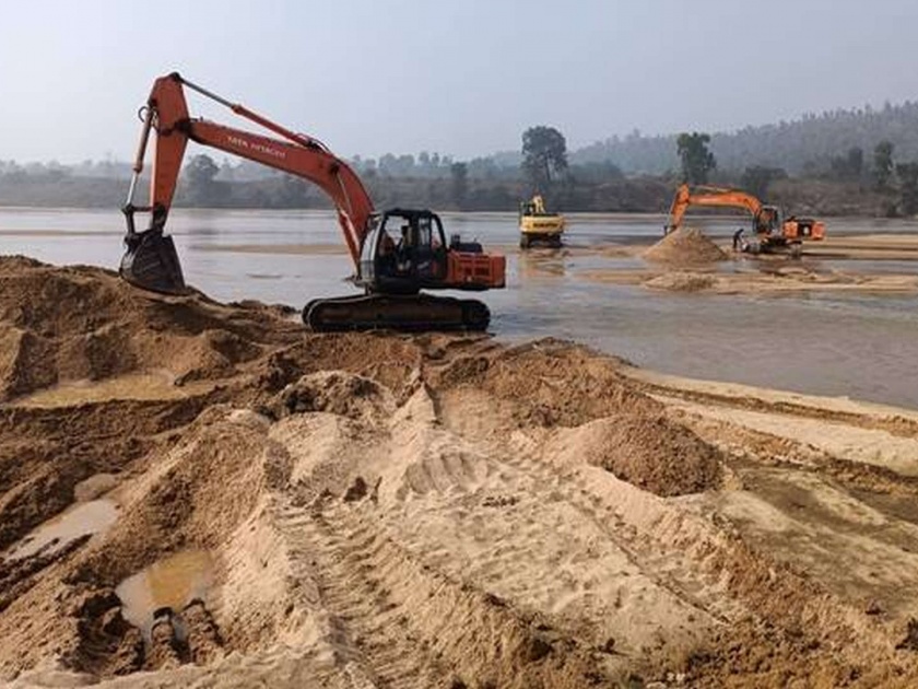 river sand will be available at reasonable rates | माफक दरात वाळू मिळण्याचा मार्ग मोकळा; नव्या धोरणास मंत्रिमंडळाची मान्यता