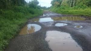 Unseasonal rain fall in Nashik district | नाशिक जिल्ह्यात अवकाळी पावसाचा खड्डेमुक्तीला फटका