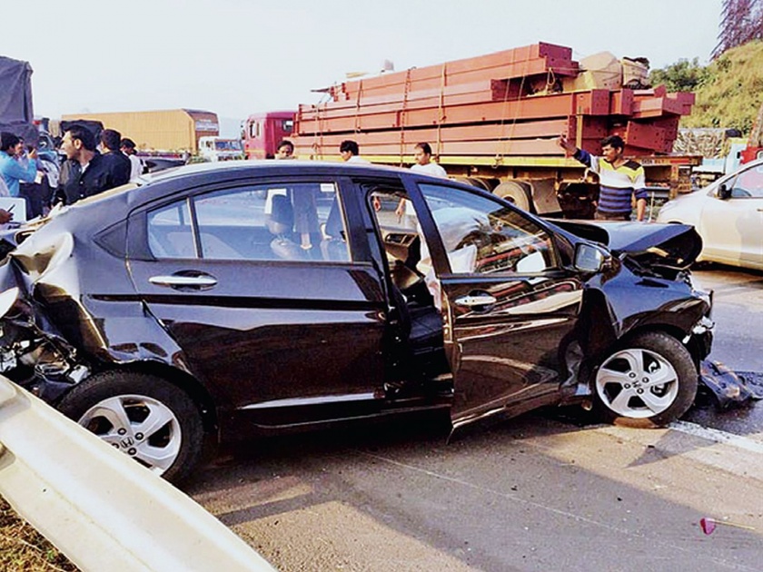 Road accidents cause infrastructure defects | रस्ते अपघातास पायाभूत सुविधांमधील दोष कारणीभूत; तज्ज्ञांचे मत