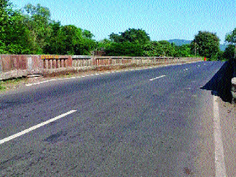 Kalyan-Ambernath road will be needed? | कल्याण-अंबरनाथ रस्ता मार्गी लागणार?