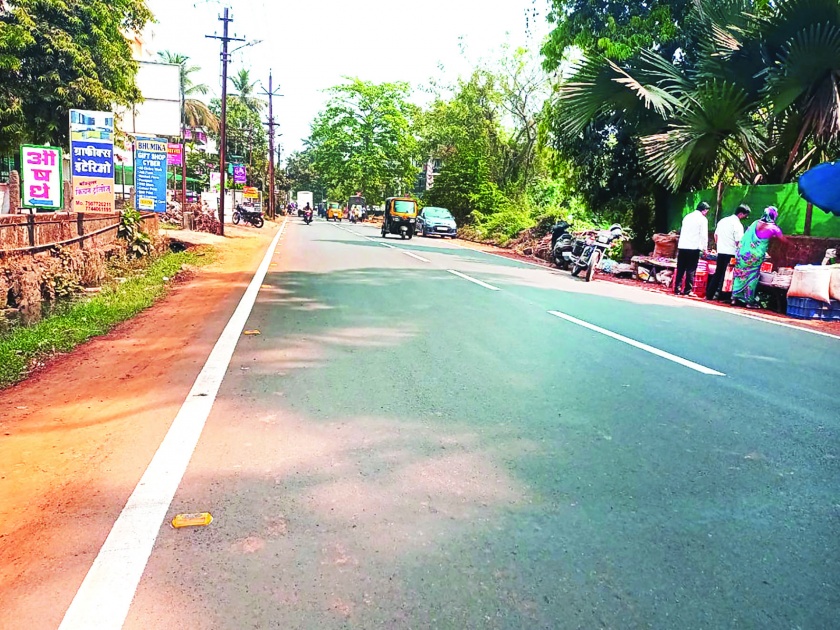 Markandi-Bahadur Sheikh Naka road shiny | मार्कंडी-बहादूरशेख नाका रस्ता चकाचक