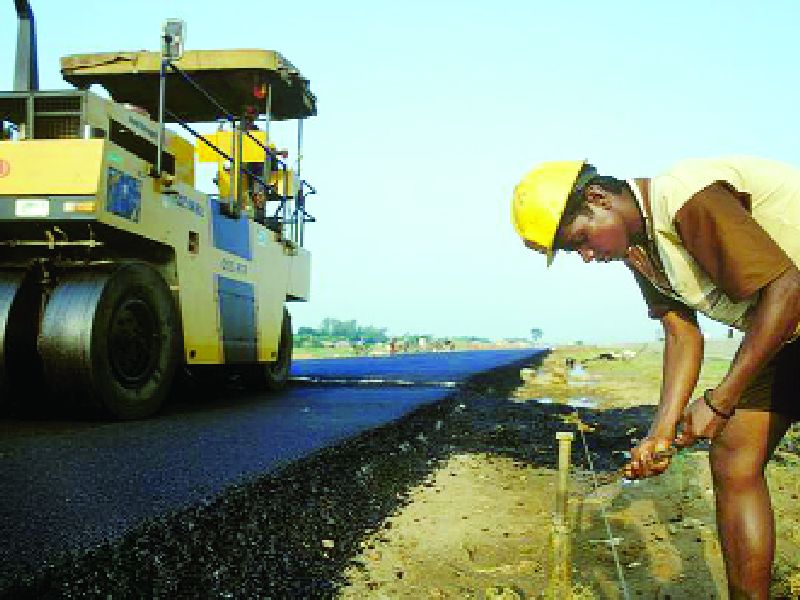 7 lakh crores for construction of roads, 32 crores of human employment generation | रस्ते बांधणीसाठी ७ लाख कोटी,३२ कोटी मनुष्यदिन रोजगारांची निर्मिती