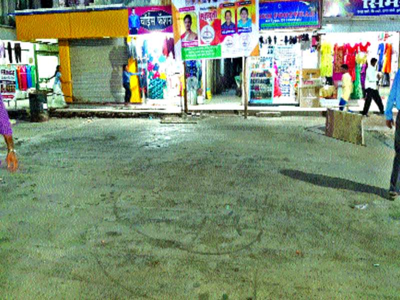 Road built in a night, what about the code of conduct? : | एका रात्रीत बांधला रस्ता, आचारसंहितेचे काय? :