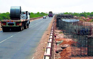 Green signal to Jalna-Vadigodari roadwork | जालना-वडीगोद्री रस्त्याचे काम मार्गी