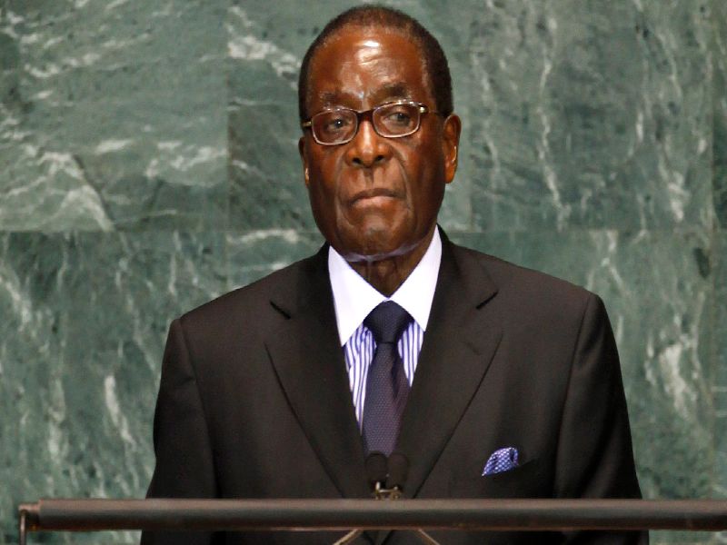 Finally Zimbabwe's President Robert Mugabe resigned | अखेर झिम्बाब्वेचे अध्यक्ष रॉबर्ट मुगाबे यांनी दिला राजीनामा  
