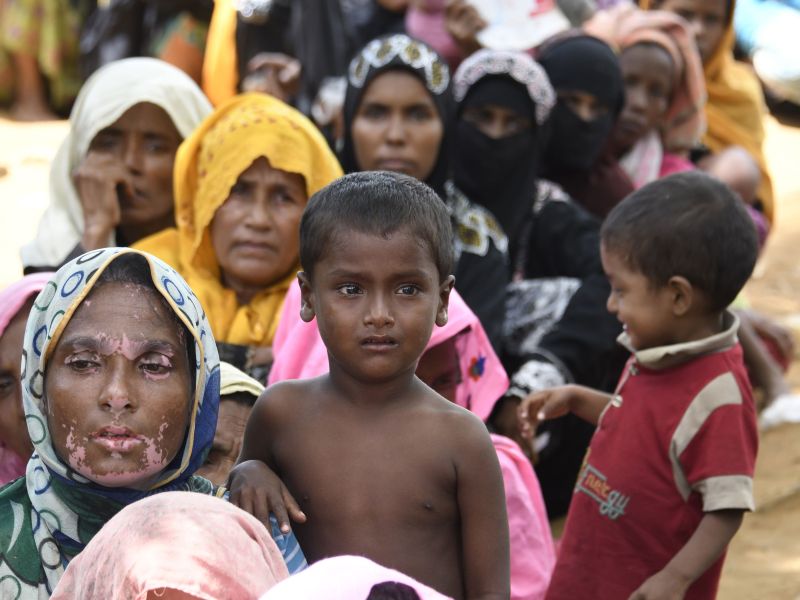 Bangladesh - Now the decision of sterilization of Rohingyas due to condom plans is unclear | बांगलादेश - कंडोमची योजना फसल्याने आता रोहिंग्यांची नसबंदी करण्याचा निर्णय