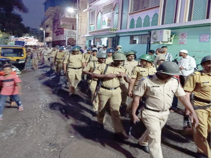 Rootmarch of Wakad police on the backdrop of Ram Janmabhoomi-Babri Masjid result | राम जन्मभूमी-बाबरी मशीद निकालाच्या पार्श्वभूमीवर वाकड पोलिसांचा रूटमार्च