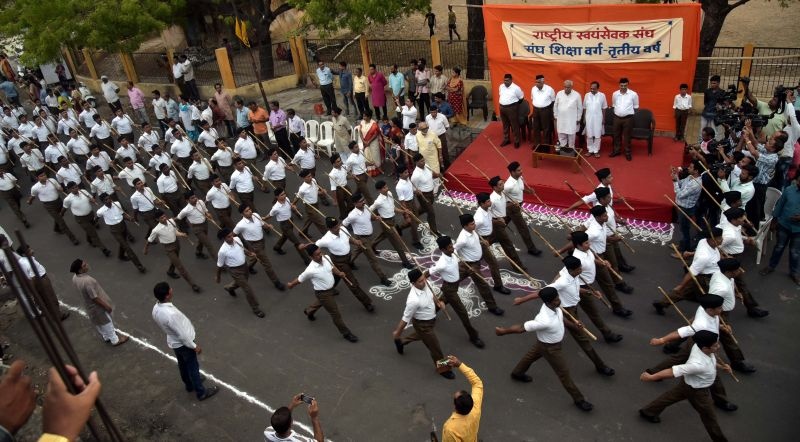 RSS Pathsanchalan in third year | तृतीय वर्ष वर्गातील संघ स्वयंसेवकांचे पथसंचलन