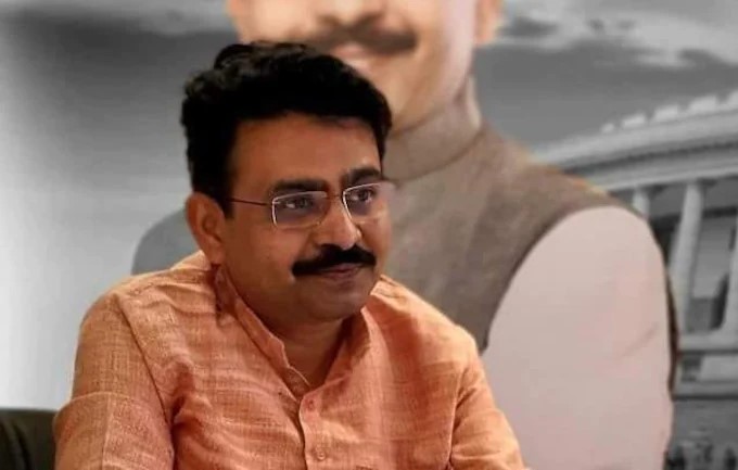 MP Rajiv Satav overcomes corona, discharged from hospital soon | खासदार राजीव सातव यांची कोरोनावर मात, लवकरच रुग्णालयातून डिस्चार्ज 