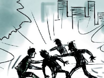 The two groups clashes in Nagpur Jaripatka | नागपुरातील जरीपटक्यात दोन गटात जोरदार हाणामारी