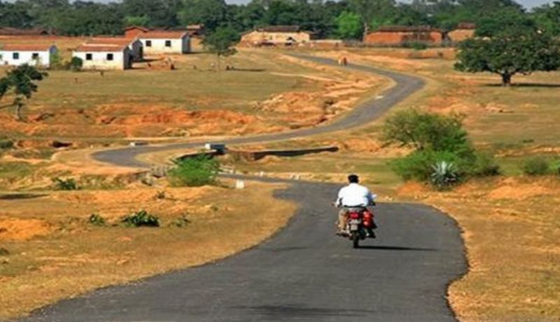 Rural Road Maintenance, Improvement Policy not implimented | ग्रामीण रस्ते देखभाल, दुरुस्ती धोरणाला हरताळ