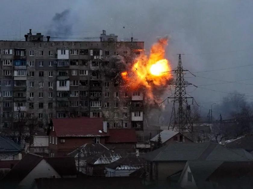 russia ukraine war ukraine claims to kill 16400 soldiers 575 tanks and 127 helicopters destroyed | 16400 रशियन सैनिक मारले; 117 विमाने, 127 हेलिकॉप्टर, 575 टँक नष्ट!, युक्रेनकडून रशियाचे मोठे नुकसान 