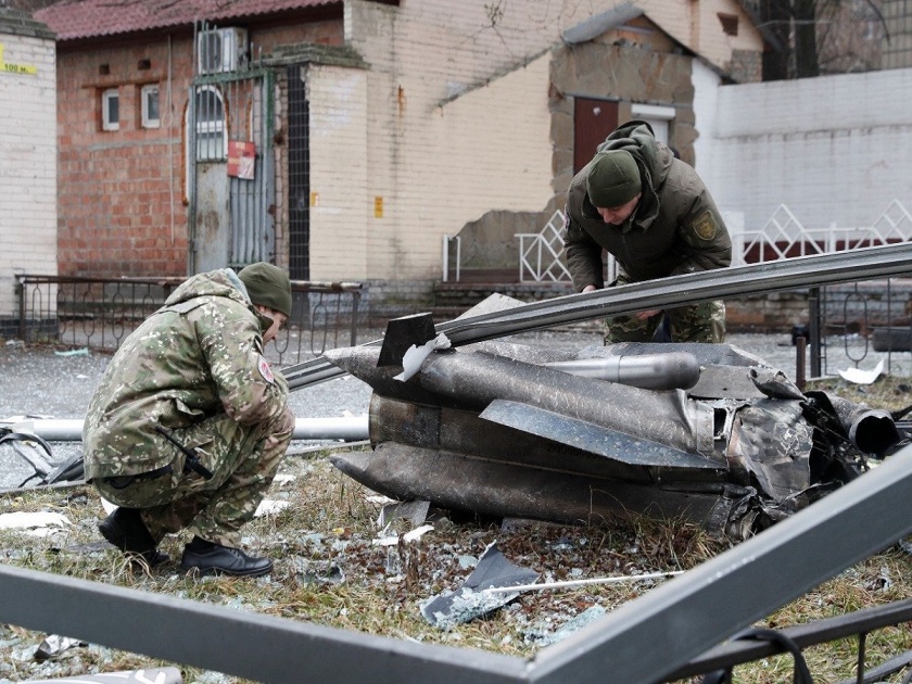 Russia-Ukrain War Live Updates: missile strikes in Kyiv, Kharkiv, Vladimir Putin ordered troops into eastern Ukraine | Russia-Ukraine War Live : रशियाच्या हल्ल्यात 7 ठार तर 9 जण जखमी, युक्रेनची माहिती