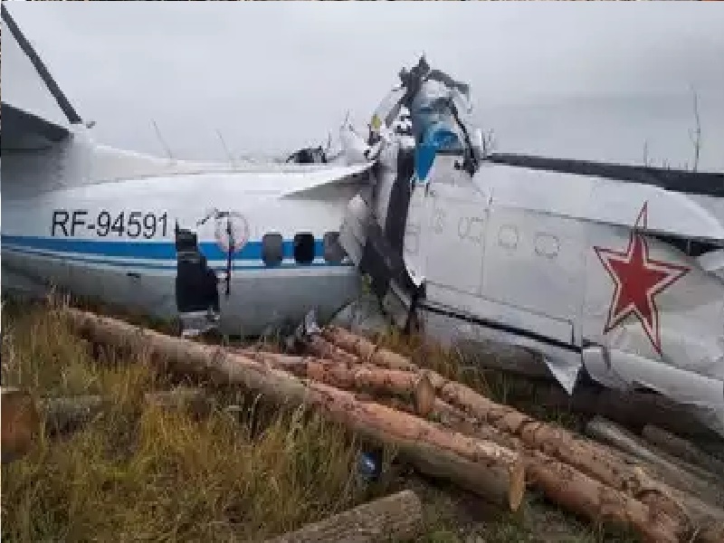 Russia News, Plane Crash In Tatarstan of rassia, Killed 16 People Injured 7 People | Plane Crash In Russia: 23 जणांना घेऊन जाणारे विमान कोसळले, 16 प्रवाशांचा मृत्यू तर 7 गंभीर जखमी
