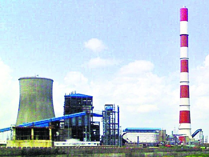 Problem in power generation due to water shortage in Nagpur | उपराजधानीतील तीव्र पाणीसंकटामुळे वीज उत्पादनाला ग्रहण