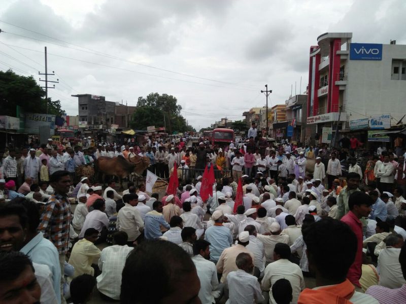 Marathwada jam by the movement of steering committee | सुकाणू समितीच्या आंदोलनाने मराठवाडा जाम