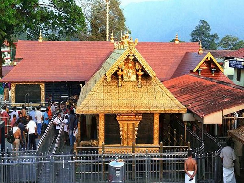 10 or leass than ten years old girls can go to sabarimala temple with father, big decision of Kerala High Court | 10 वर्षांपेक्षा कमी वयाच्या मुलींना त्यांच्या वडिलांसोबत सबरीमाला मंदिरात प्रवेश करण्याची परवानगी