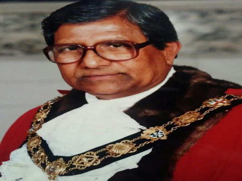 Former mayor Sadadharrao Deshmukh dies in England | इंग्लंडमधील कॅमडेन शहराचे माजी महापौर सदाशिवराव देशमुख यांचे निधन