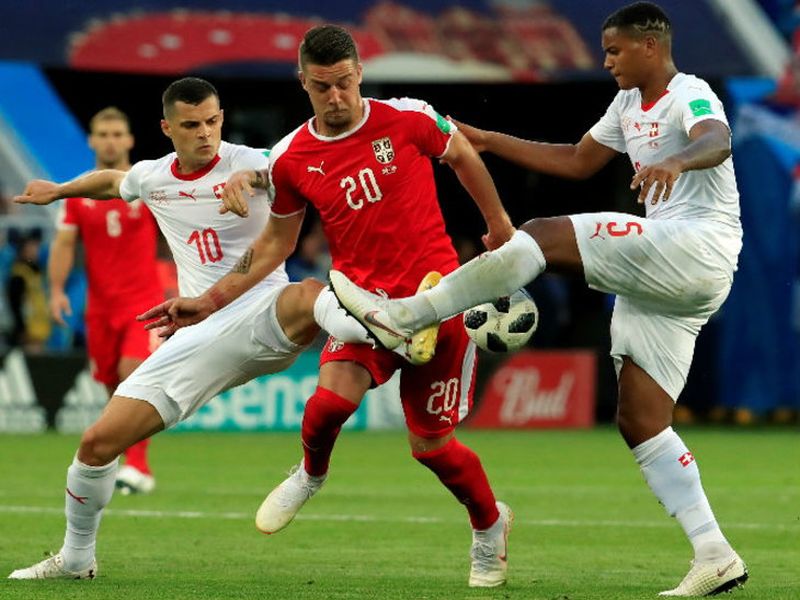 FIFA World Cup 2018: Switzerland defeats Serbia 2-1 | FIFA World Cup 2018: ​स्वित्झर्लंडनं सर्बियाचा 2-1नं केला पराभव