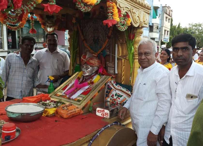 Welcome of saint gajanan maharaj palkhi in Lonar city | लोणार शहरात 'श्रीं'च्या पालखीचे जल्लोषात स्वागत