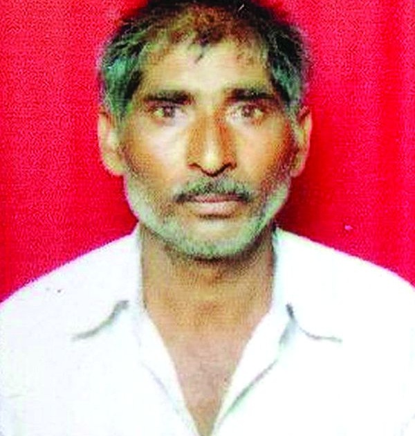 Death of a farmer by rocks in Mehkar taluka | मेहकर तालुक्यातील लव्हाळा येथे डोक्यावर दगड पडून शेतमजुराचा मृत्यू