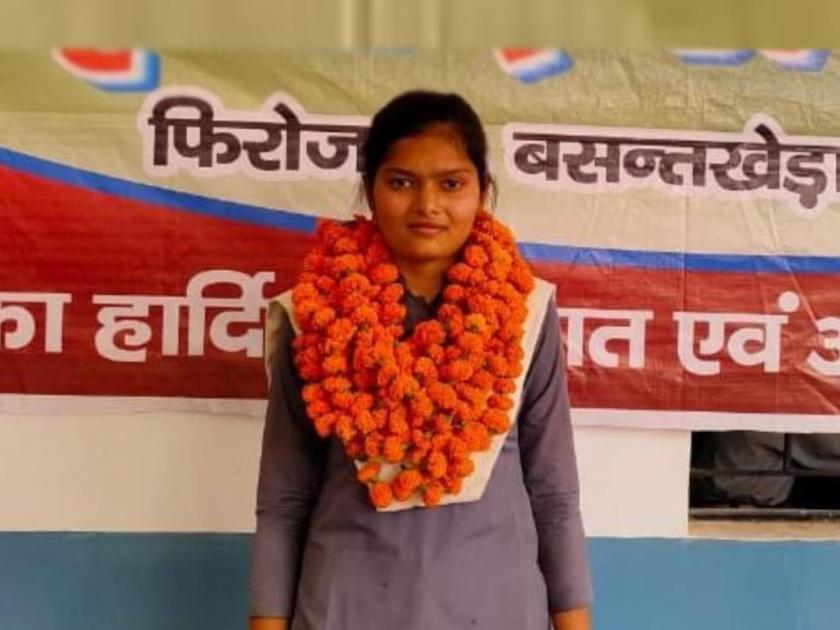 In Uttar Pradesh's Fatehpur, Sakshi Devi, a class 10 student, ended her life after failing to top the district | ६०० पैकी ५७२ गुण मिळाले! पण टॉपर न आल्याने १६ वर्षीय तरूणीचं टोकाच पाऊल