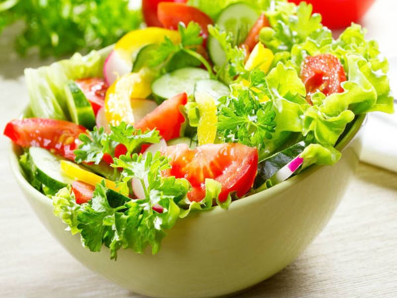 Vegetables are essential for the body, but overeating can have serious consequences | भाज्या शरिरासाठी आवश्यक, पण जास्त खाल्ल्यास सामोरे जाल गंभीर परिणामांना