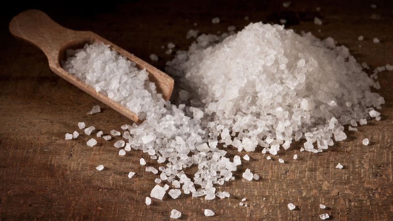 Huge rush to buy salt in Kurkheda in Gadchiroli district | गडचिरोली जिल्ह्यातील कुरखेडामध्ये मीठ खरेदीसाठी उडाली प्रचंड झुंबड