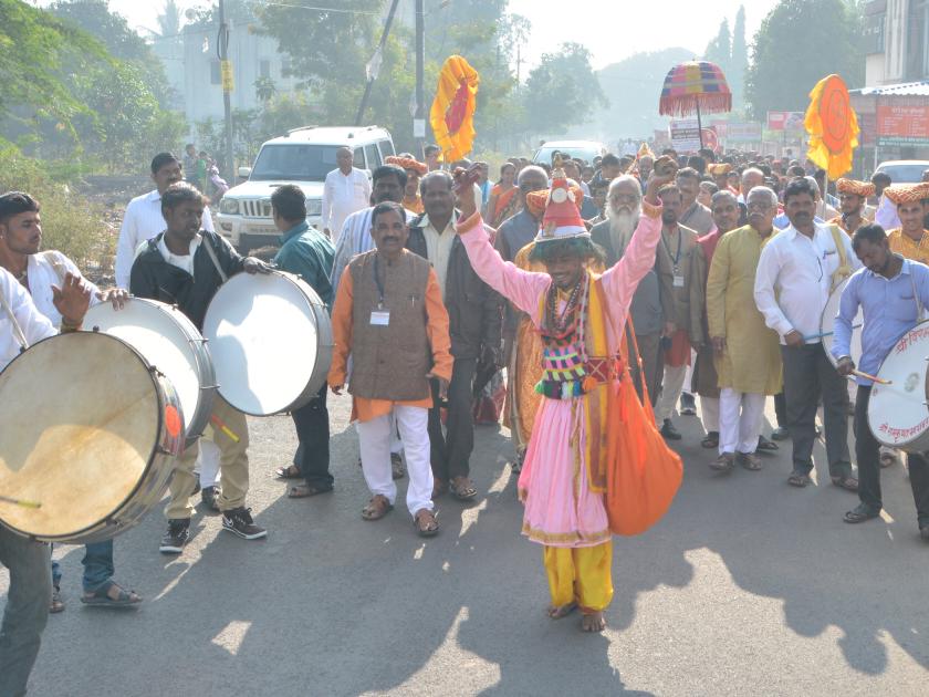 Start of the Samarasata Sahitya Sammelan in the Ahmednagar by the Gandhdindi | नगरमध्ये समरसता साहित्य संमेलनास ग्रंथदिंडीने प्रारंभ