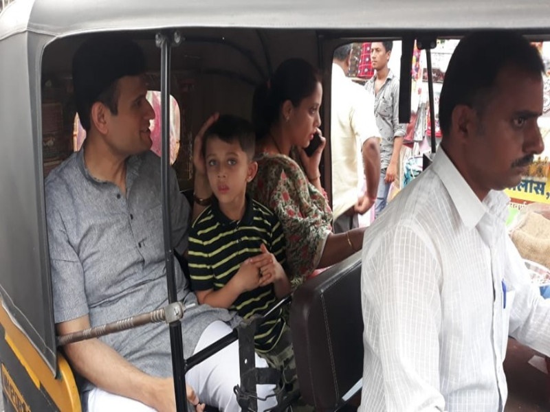When Kagal Raje Samarjitsinh Ghatge travelled through rickshaw in Pune | जेव्हा राजे समरजितसिंह घाटगे जेव्हा पुण्यात रिक्षातून फिरतात... 