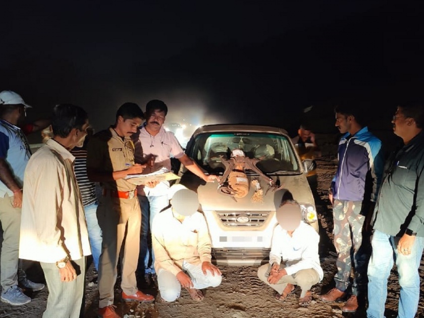 Two arrested for bringing sambar horns for sale, Ratnagiri police took action | सांबराची शिंगे विक्रीसाठी आणणाऱ्या दोघांना अटक, मुद्देमाल हस्तगत; रत्नागिरी पोलिसांनी केली कारवाई
