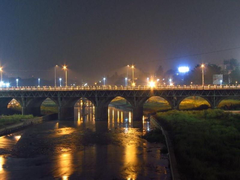 Sambhaji Bridge in Pune will be closed at night; Decision of the Department of Transportation | पुण्यातील संभाजी पुल रात्रीच्या वेळी राहणार बंद; वाहतूक विभागाचा निर्णय
