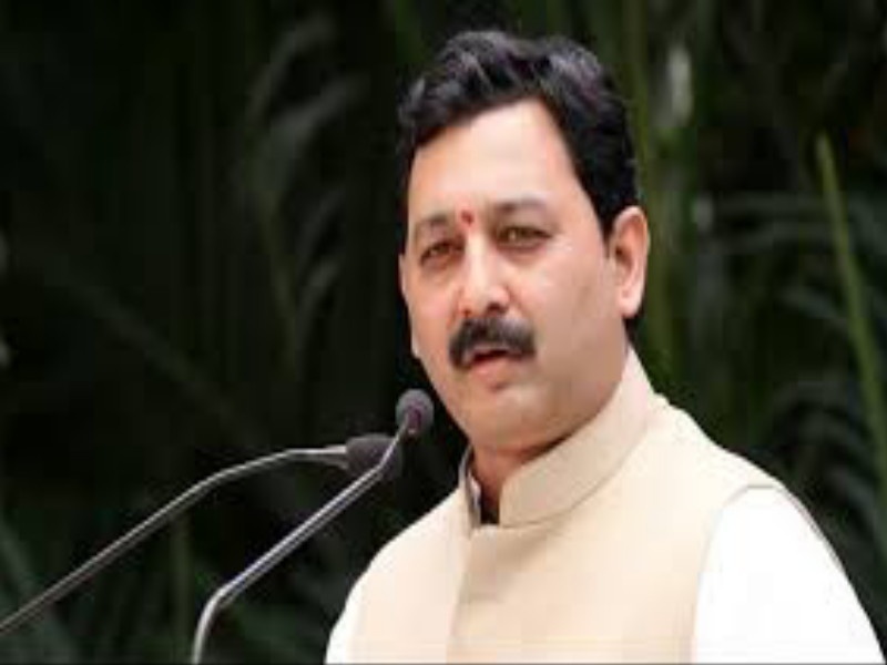 Sambhaji Raje's request to the Governor to order the Cabinet meeting to be held at Raigad | मंत्रिमंडळाची एक बैठक रायगडावर घेण्याचे आदेश द्यावेत, संभाजीराजेंची राज्यपालांना विनंती