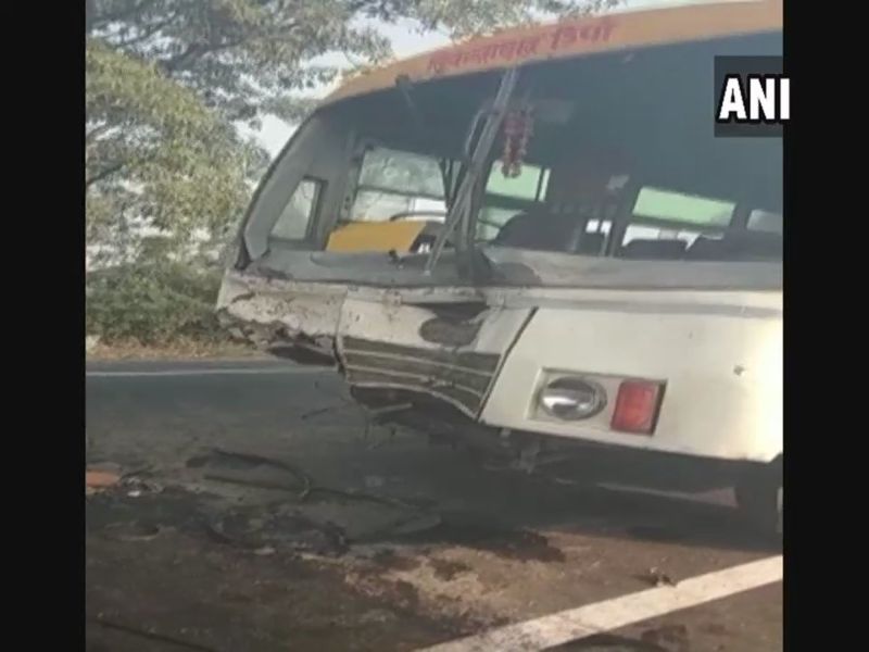 Sambhal : 6 people dead, 13 injured after a bus collided with another vehicle in Gunnaur | बसच्या अपघातात 6 जणांचा जागीच मृत्यू