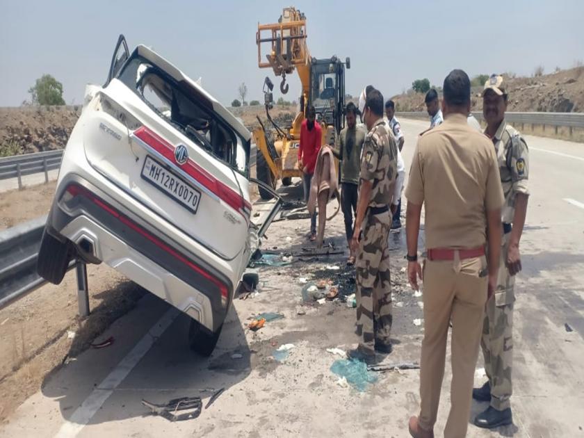 Two killed four injured in car accident on Samridhi highway | समृद्धीवर कार अपघातामध्ये दोन ठार, चार जखमी