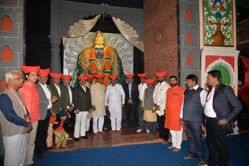 The concluding ceremony of 'Shivaaputra Sambhaji' Mahanata of Solapur | सोलापूरातील ‘शिवपुत्र संभाजी’ महानाट्याचा समारोप