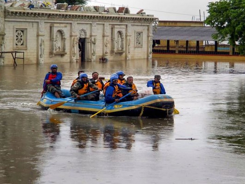 'Jito' donates half a crore to flood victims | ‘जितो’ने पूरग्रस्तांना केली अडीच कोटींची मदत