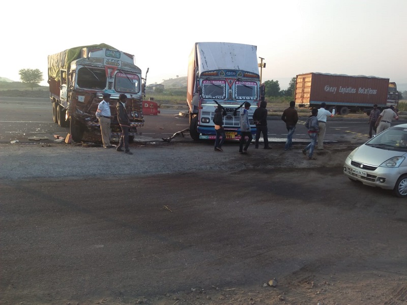Truck Container on Nashik-Pune Highway | नाशिक-पुणे महामार्गावर ट्रक कंटेनरवर आदळला