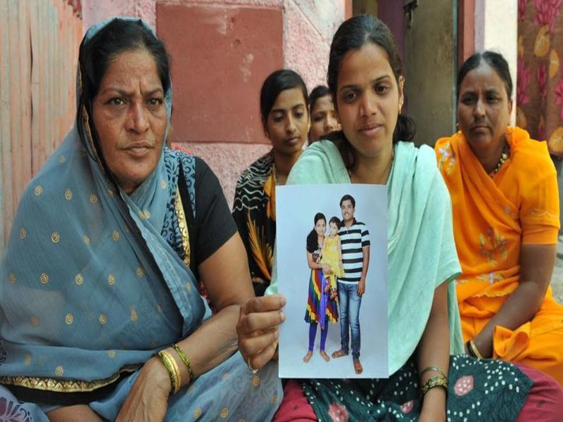  10 lakhs help to Kothale families in Sangli | सांगलीतील कोथळे कुटुंबीयांना १० लाखांची मदत