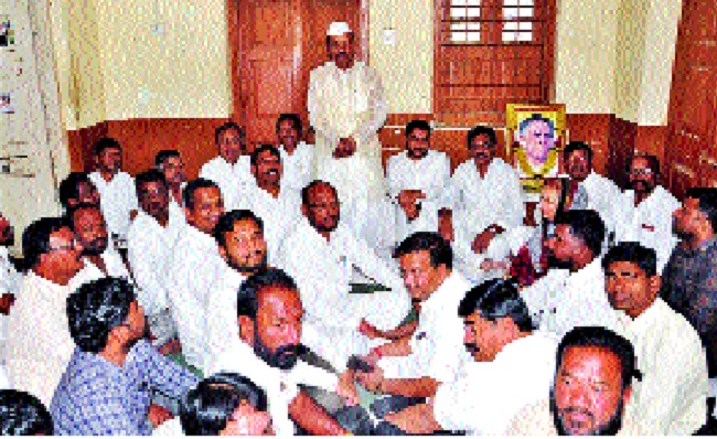 Change of Congress Candidate for Lok Sabha: - Name of Pratik Patil, Prithviraj Patil | लोकसभेसाठी काँग्रेसचा उमेदवार बदला-: प्रतीक पाटील, पृथ्वीराज पाटील नावांची चर्चा