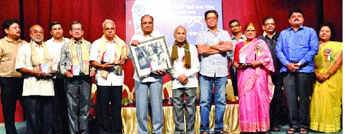  Honorary of the artist: Abhinay Chitrangar: Jayant Savarkar | कलावंताचा सन्मान म्हणजे अभिनयाला दाद : जयंत सावरकर