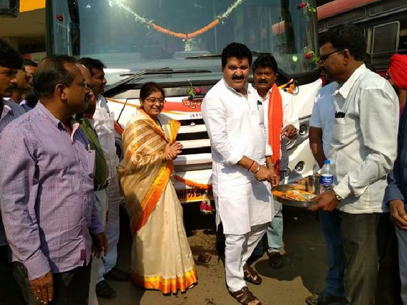 Sanjay Rathod's efforts have begun 'Shivshahi' first bus stand Yavatmal-Amravati |  संजय राठोड यांच्या प्रयत्नांमुळे सुरू झाली ‘शिवशाही’, पहिली बसफेरी यवतमाळ-अमरावती