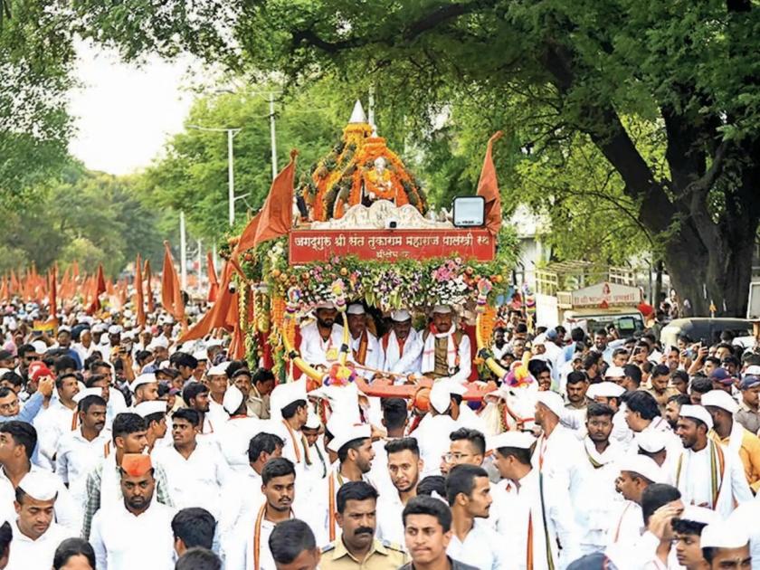 Saint Shreshtha Tukaram Maharaj's palanquin leaves tomorrow, crowd of devotees | Ashadhi Wari: संतश्रेष्ठ तुकाराम महाराजांच्या पालखीचे उद्या प्रस्थान, देहूत भाविकांची गर्दी