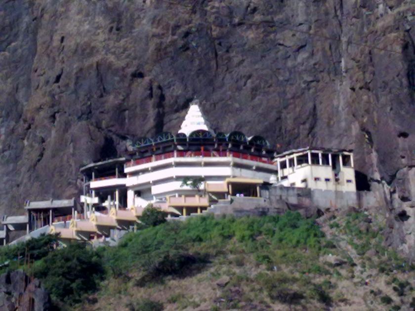 1200 devotees per hour for Saptashrungi Darshan | सप्तशृंगीच्या दर्शनासाठी ताशी १२०० भाविकांना प्रवेश