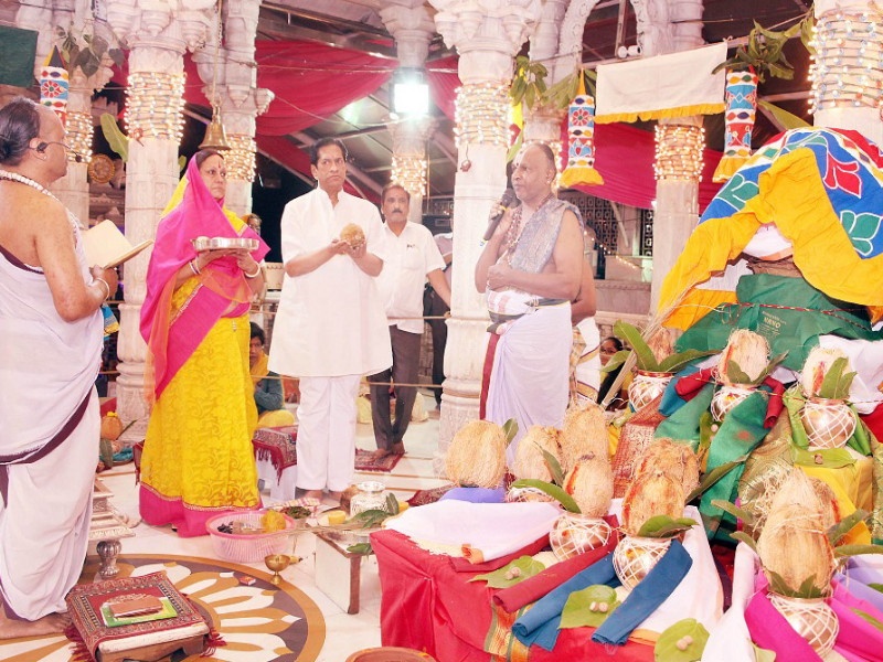 The beginning of Brahmotsav festival of Shri Mahalaxmi temple in front of Sarasbaug started in traditional energy | सारसबागेसमोरील श्री महालक्ष्मी मंदिराच्या ब्रह्मोत्सवास पारंपरिक उत्साहात सुरूवात