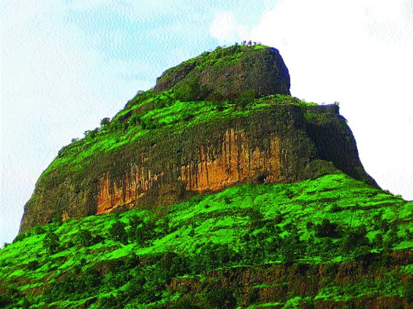 The government's official record of Sarasgad as 'hill', neglecting the archeological department | सरसगडाची सरकार दप्तरी नोंद ‘डोंगर’ म्हणून, पुरातत्त्व विभागाचे दुर्लक्ष; दुर्गप्रेमींमध्ये संताप