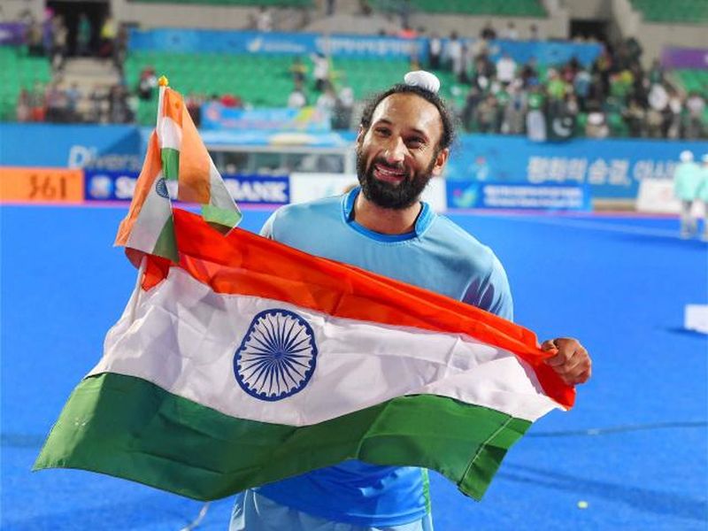 Hockey: Former India captain Sardar Singh will be given a chance in the Indian team | हॉकी : भारताच्या संघात माजी कर्णधार सरदार सिंगला संधी